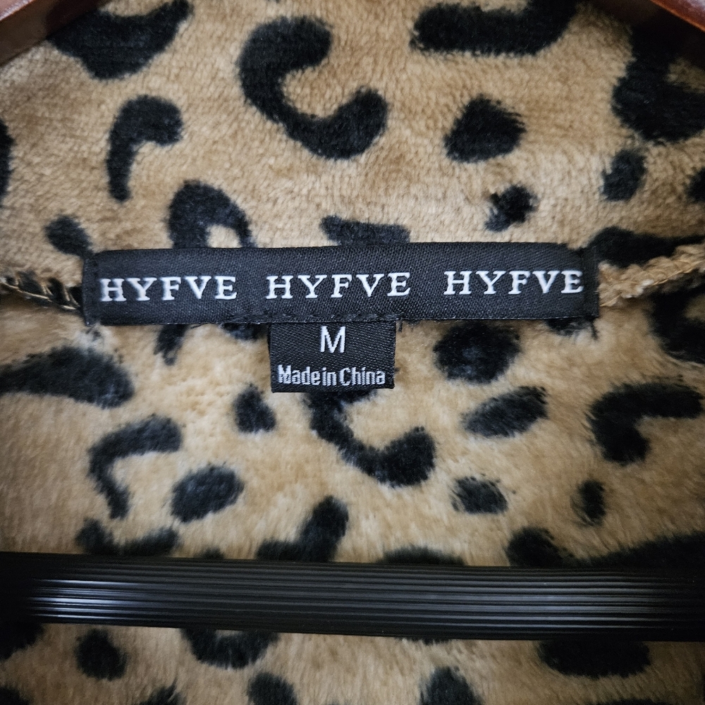HYFVE Buckle Leopard Print Fleece Pullover and Pant Set M L Jogger Soft Cozy - Picture 4 of 9